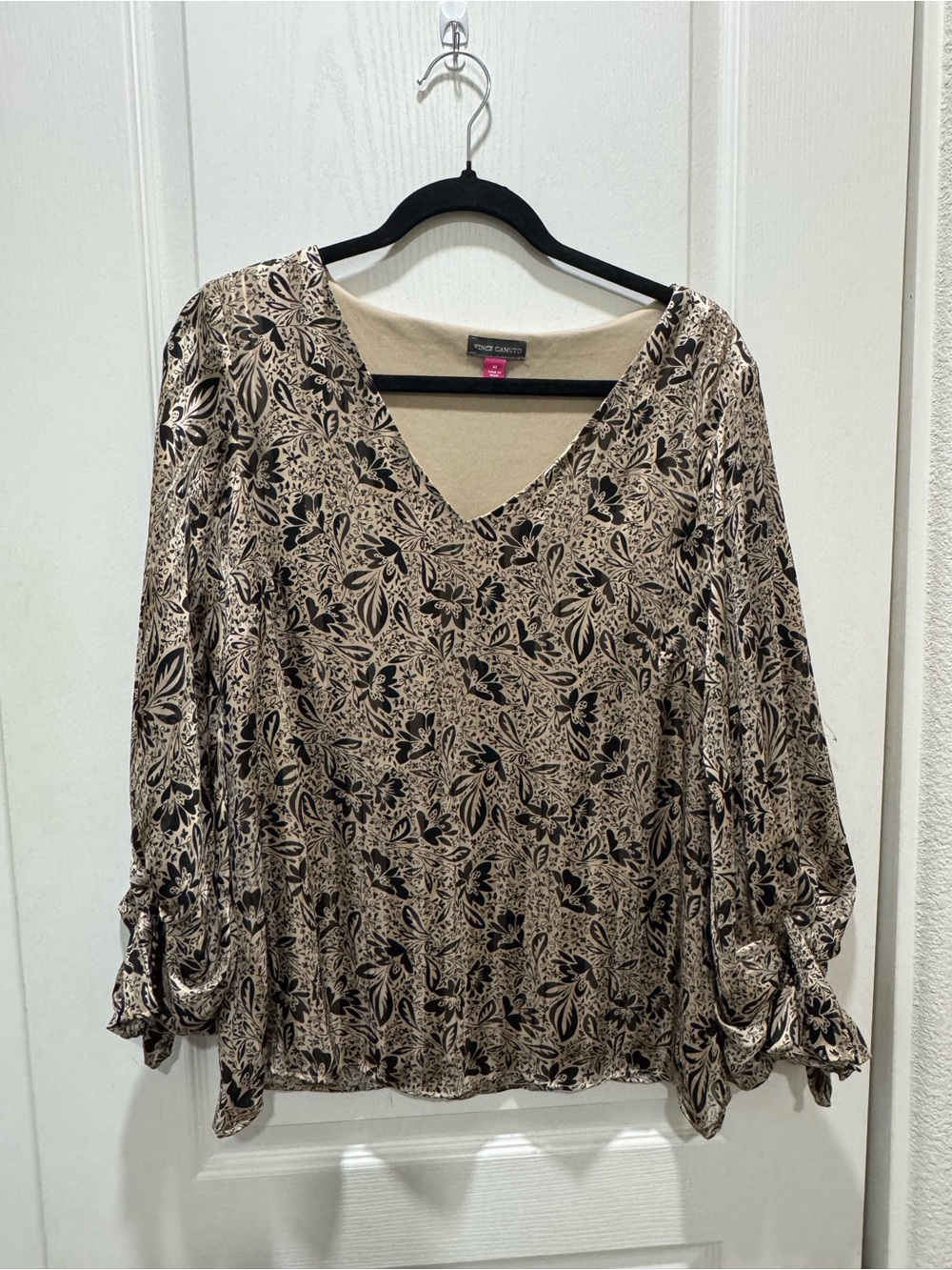 Vince Camuto Floral Blouse Medium Beige Black V-Neck Balloon Sleeve Top